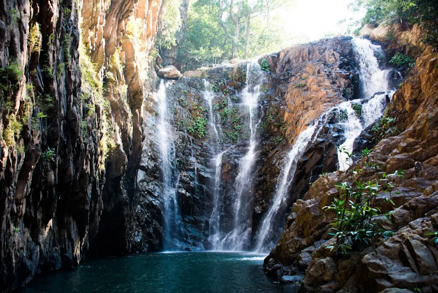 Gudguda waterfall rocks and pool