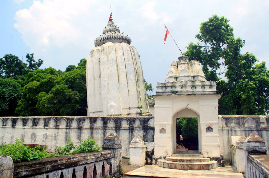 Huma Temple leaning angle